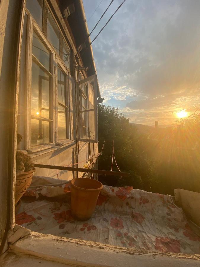 Appartamento Дом Тины Tbilisi Esterno foto